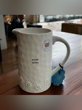 NEW Bluebird and Willow Studio "bloom wildly" Handled Pitcher/Vase Blue Daisy